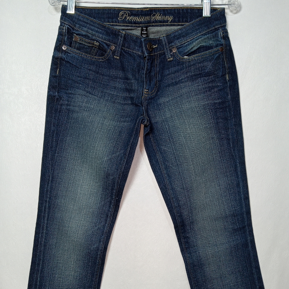 Gap Premium Skinny women's Distressed Jeans Size 2/26R